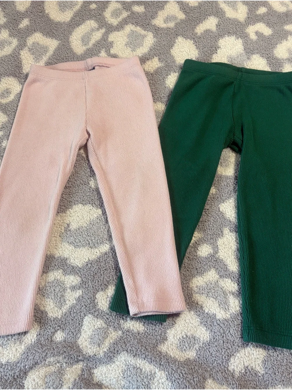 Old Navy Ribbed Cozy Leggings in Light Pink and Forest Green Toddler Girl 3T